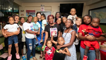 Raquel Peña cierra el año compartiendo alegría y esperanza con los niños del Hogar Familia Bethesda