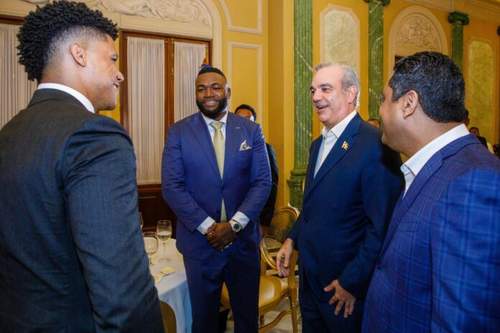 Presidente Abinader celebra Navidad con noche de Grandes Ligas en el Palacio Nacional