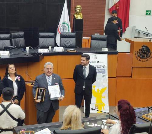 Alcalde de Moca, Miguel Guarocuya Cabral, recibe prestigioso reconocimiento internacional en México