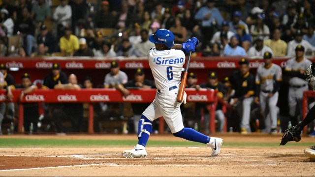 El Licey abre con victoria ante las Águilas gracias a jonrón de Leyba