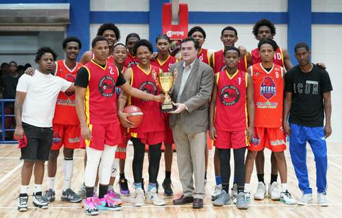 Villa Francisca campeón del torneo U18 de la HBA