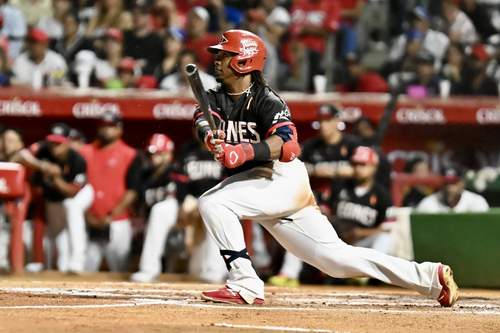 Leones vienen de atrás y empata la Serie Final ante Licey