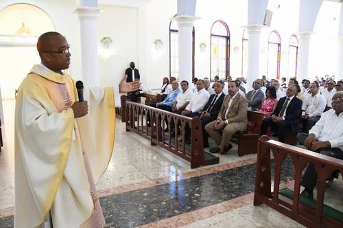 Alberto Rodríguez reafirma compromiso con estudiantes dominicanos en celebración  del 27 aniversario de INEFI