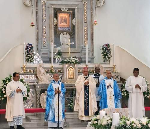 Fervor y devoción marcan la festividad de Nuestra Señora de la Altagracia en la Zona Colonial