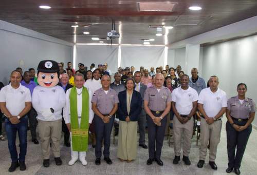 Policía Comunitaria imparte taller «Acciones Preventivas para Líderes Comunitarios»