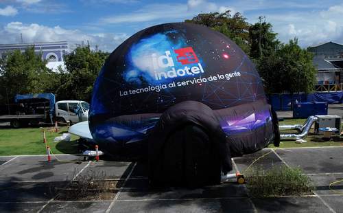 INDOTEL lleva Domo Interactivo a carnaval de La Vega para ofrecer experiencia inmersiva a visitantes