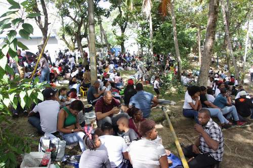 Familiares comparten con aspirantes en su segundo domingo de entrenamiento policial en Hatillo