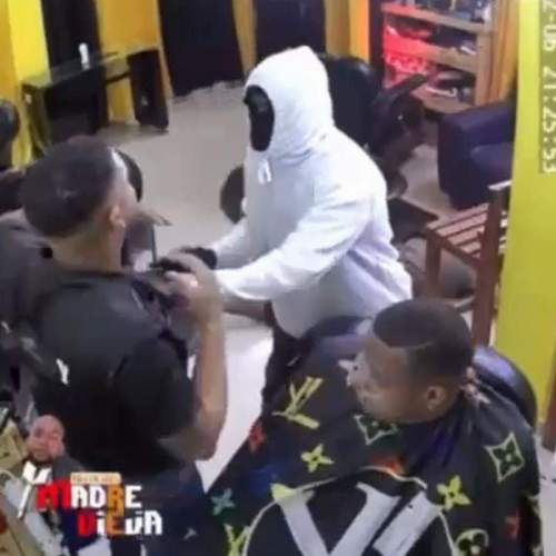 Policía dice propietario de barbería y amigos simularon ser víctimas de asalto en negocio para “buscar sonido” y vistas en las rede