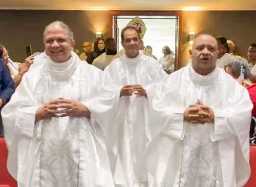 Celebran Bodas de Plata presbiterales de tres sacerdotes en Santo Domingo