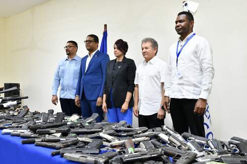 Interior y Policía recibe en Higüey 208 armas más sacadas de las calles