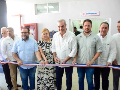 Abinader inaugura hospital municipal en Jarabacoa