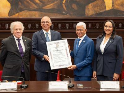 Senado reconoce al empresario Fernando Aníbal Capellán Peralta