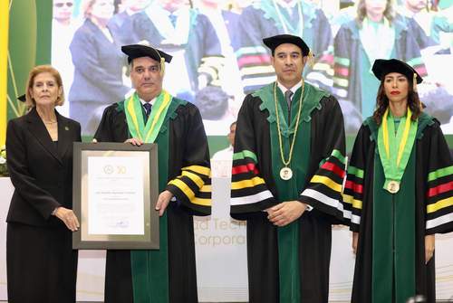 Presidente Abinader recibe el título Doctor Honoris Causa de UTESA por su notable liderazgo y aportes a la nación dominicana