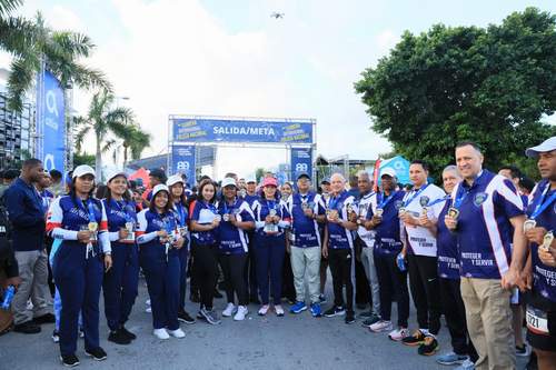 Gran éxito en la 1ra Carrera Internacional de la Policía Nacional 5K, 10K y 21K en Punta Cana