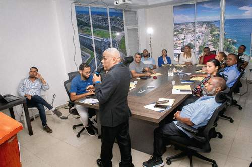 Imparten taller de estrategia electoral y comunicación política en Santo Domingo Este