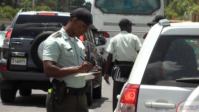 Hay multas por infracción en transito de hasta de 10 mil pesos, ¿Por qué no se cobra?